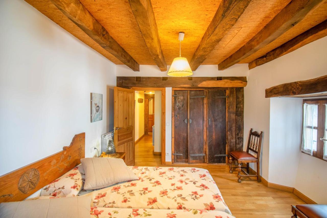 Casa Monaut, Acogedores Apartamentos A Los Pies De La Selva De Irati Saragueta Εξωτερικό φωτογραφία