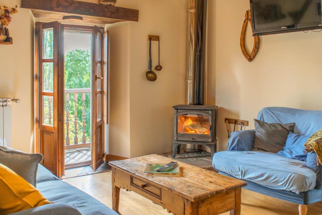 Casa Monaut, Acogedores Apartamentos A Los Pies De La Selva De Irati Saragueta Εξωτερικό φωτογραφία